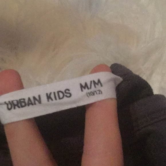 I am selling a very comfortable shirt - Picture 2 of 2